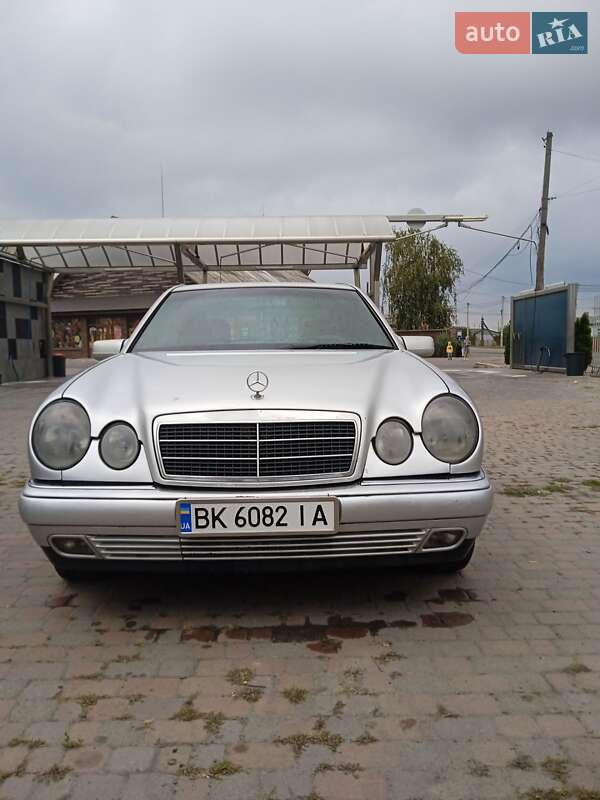 Седан Mercedes-Benz E-Class 1998 в Сарнах