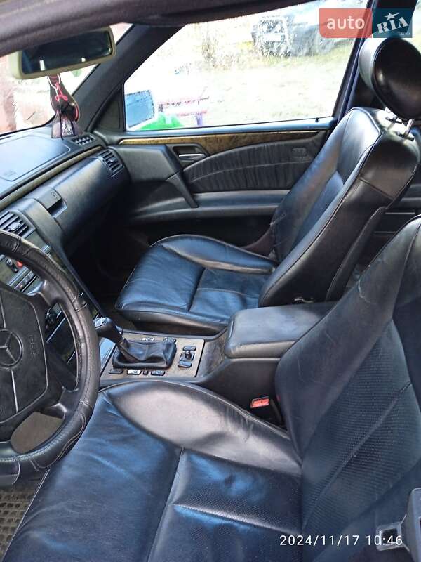 Седан Mercedes-Benz E-Class 1998 в Сарнах