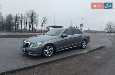 Седан Mercedes-Benz E-Class 2011 в Тульчине