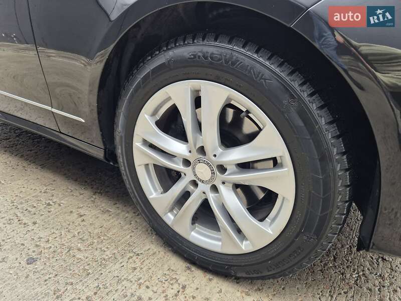 Седан Mercedes-Benz E-Class 2009 в Киеве