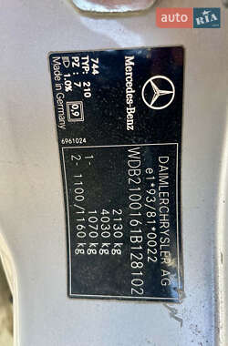 Седан Mercedes-Benz E-Class 2000 в 