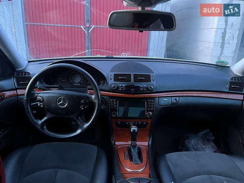 Седан Mercedes-Benz E-Class 2007 в Чернівцях