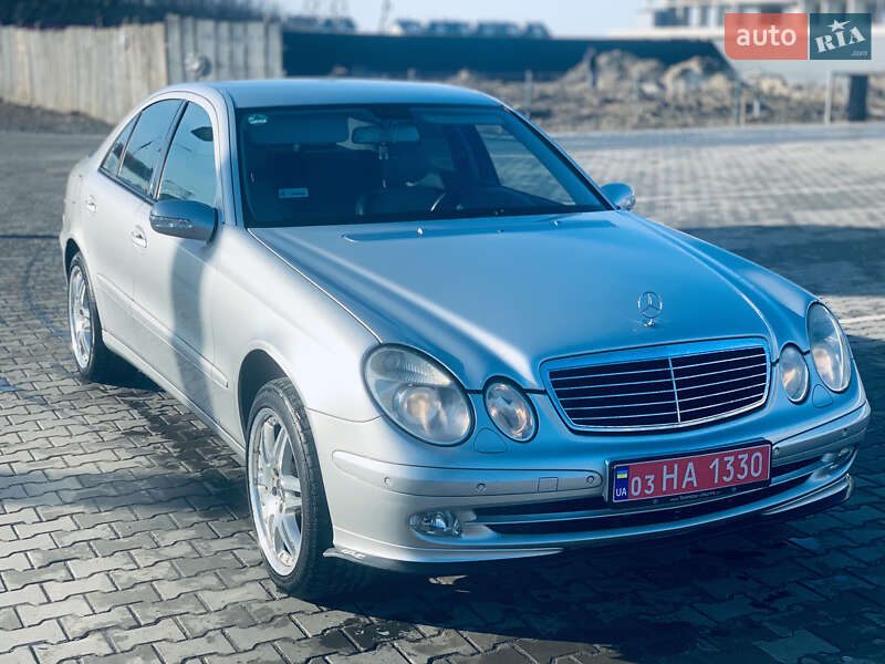 Седан Mercedes-Benz E-Class 2002 в 