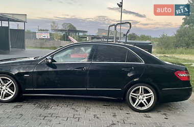 Седан Mercedes-Benz E-Class 2011 в 