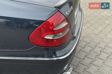 Седан Mercedes-Benz E-Class 2003 в 