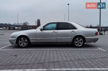 Седан Mercedes-Benz E-Class 2000 в 
