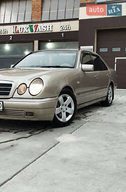 Седан Mercedes-Benz E-Class 1997 в 