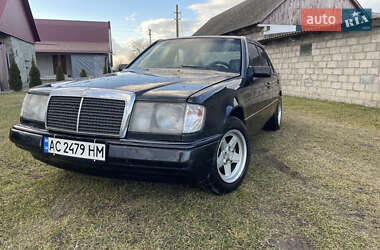 Седан Mercedes-Benz E-Class 1987 в Голобах