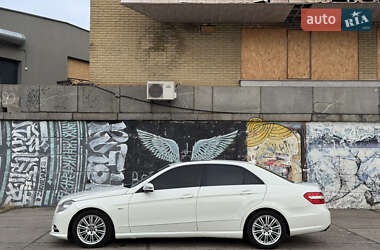 Седан Mercedes-Benz E-Class 2012 в Дніпрі