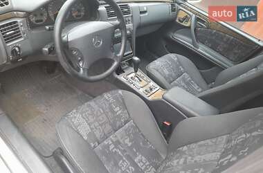 Седан Mercedes-Benz E-Class 2000 в 