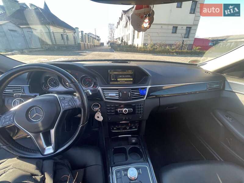 Седан Mercedes-Benz E-Class 2012 в Тернополі