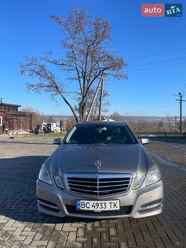 Седан Mercedes-Benz E-Class 2012 в Тернополі