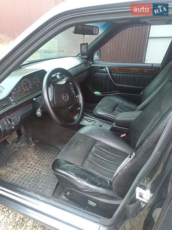 Седан Mercedes-Benz E-Class 1994 в Чернівцях