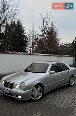 Седан Mercedes-Benz E-Class 2000 в Ровно