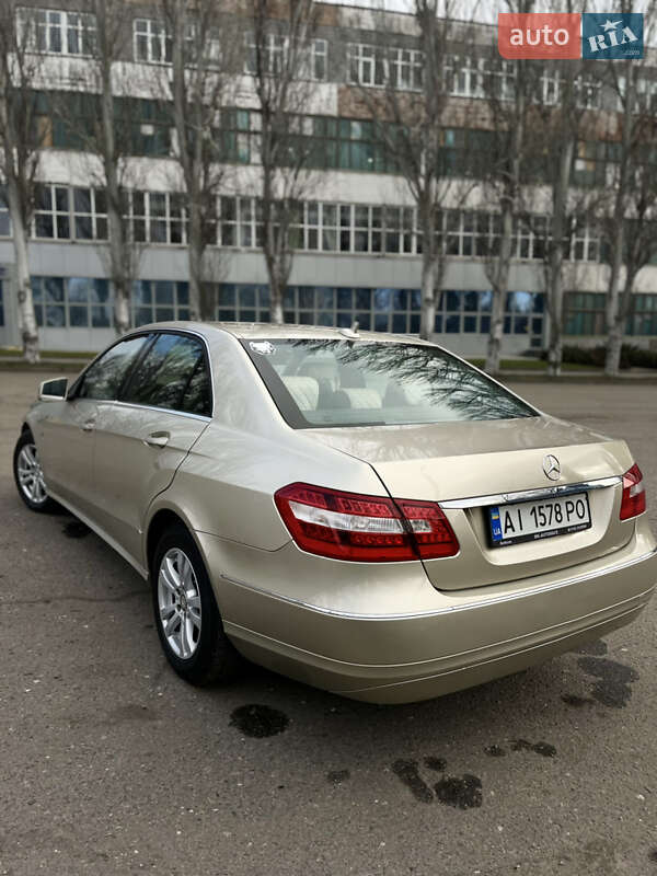 Седан Mercedes-Benz E-Class 2011 в Николаеве
