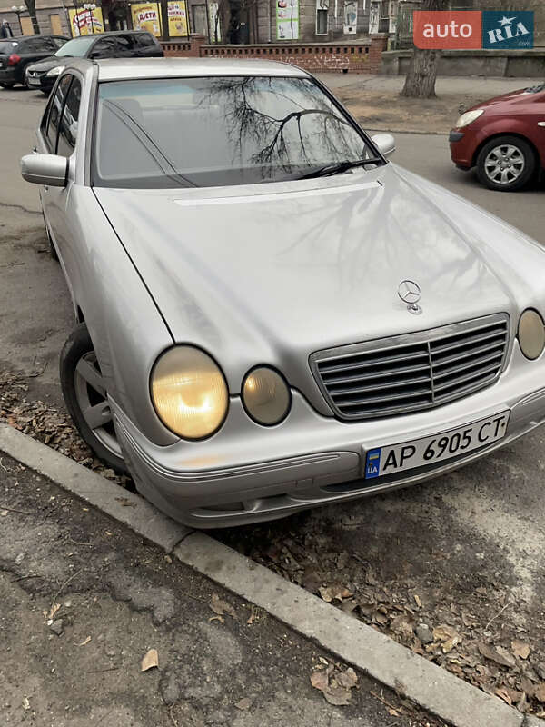 Седан Mercedes-Benz E-Class 2000 в Запоріжжі