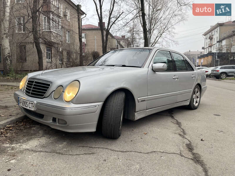 Седан Mercedes-Benz E-Class 2000 в Запоріжжі