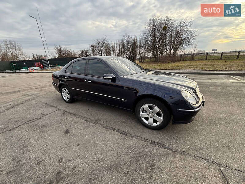 Седан Mercedes-Benz E-Class 2006 в Обухове
