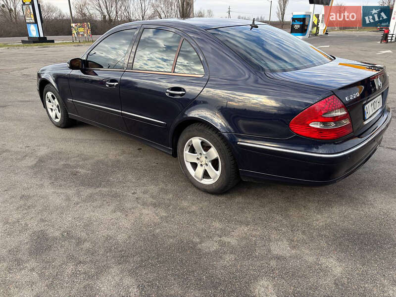 Седан Mercedes-Benz E-Class 2006 в Обухове