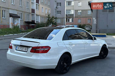 Седан Mercedes-Benz E-Class 2010 в Чернігові