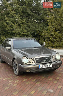 Седан Mercedes-Benz E-Class 1997 в Косові