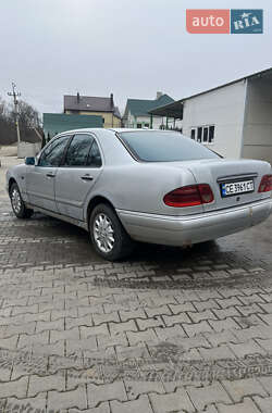 Седан Mercedes-Benz E-Class 1998 в Чернівцях