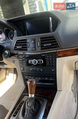 Купе Mercedes-Benz E-Class 2012 в 