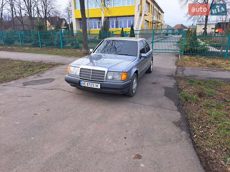 Седан Mercedes-Benz E-Class 1992 в Краматорске