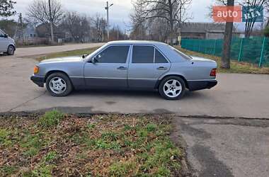 Седан Mercedes-Benz E-Class 1992 в Краматорске