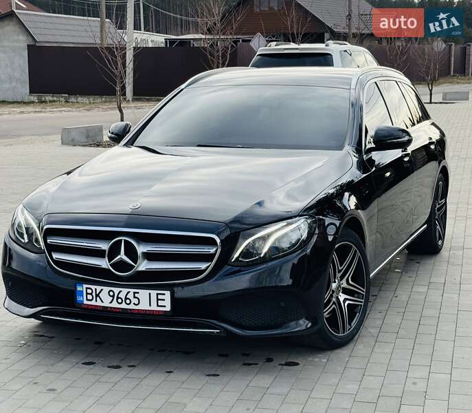 Универсал Mercedes-Benz E-Class 2017 в 