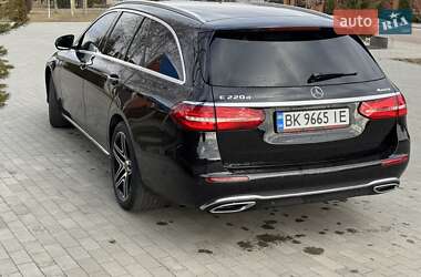 Универсал Mercedes-Benz E-Class 2017 в 