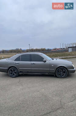 Седан Mercedes-Benz E-Class 1997 в Коломиї