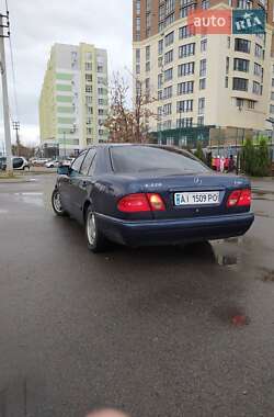 Седан Mercedes-Benz E-Class 1998 в Києві