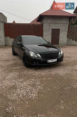 Седан Mercedes-Benz E-Class 2011 в Самборе