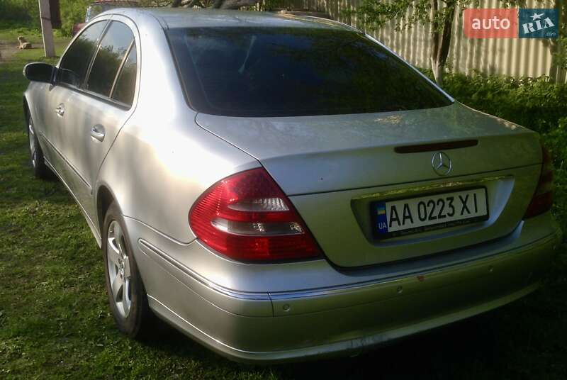 Седан Mercedes-Benz E-Class 2003 в Киеве