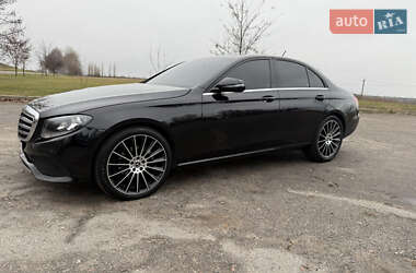Седан Mercedes-Benz E-Class 2017 в 