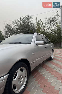 Седан Mercedes-Benz E-Class 1997 в Білій Церкві