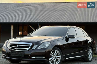 Седан Mercedes-Benz E-Class 2011 в Львові