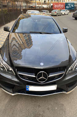 Купе Mercedes-Benz E-Class 2010 в 