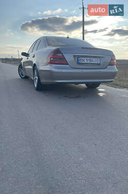 Седан Mercedes-Benz E-Class 2003 в Березному