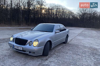 Седан Mercedes-Benz E-Class 2000 в Оженині