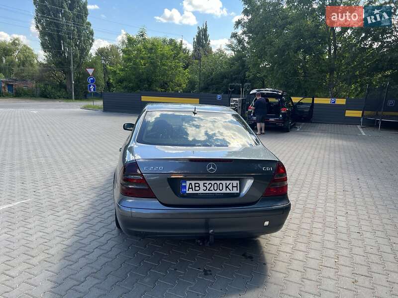 Седан Mercedes-Benz E-Class 2004 в Вінниці