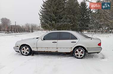 Седан Mercedes-Benz E-Class 1996 в Дубні