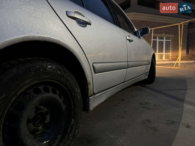 Седан Mercedes-Benz E-Class 2001 в Софіївській Борщагівці
