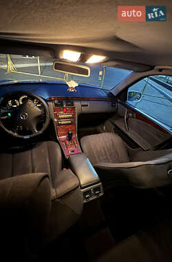 Седан Mercedes-Benz E-Class 2001 в 