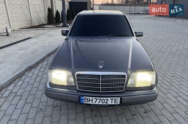 Седан Mercedes-Benz E-Class 1993 в Одессе