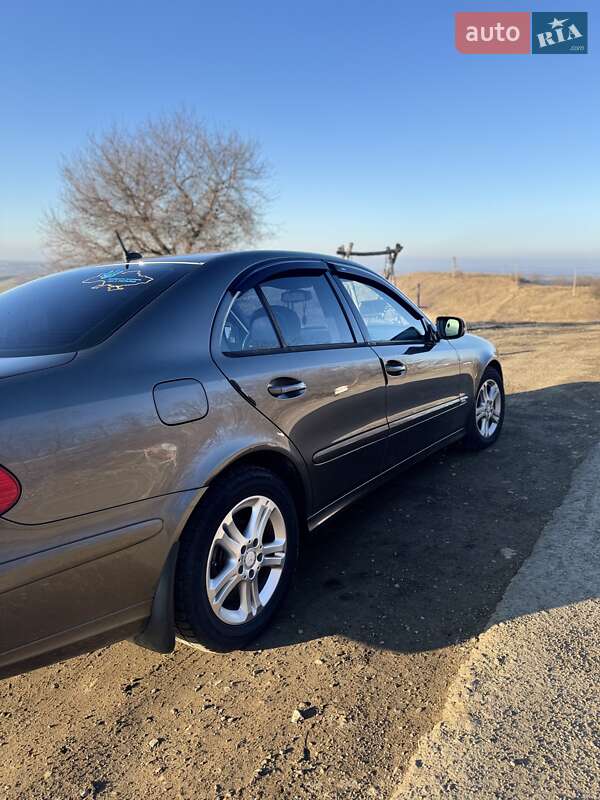 Седан Mercedes-Benz E-Class 2008 в Черновцах
