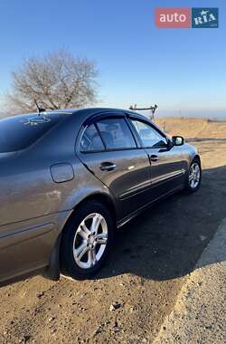 Седан Mercedes-Benz E-Class 2008 в 