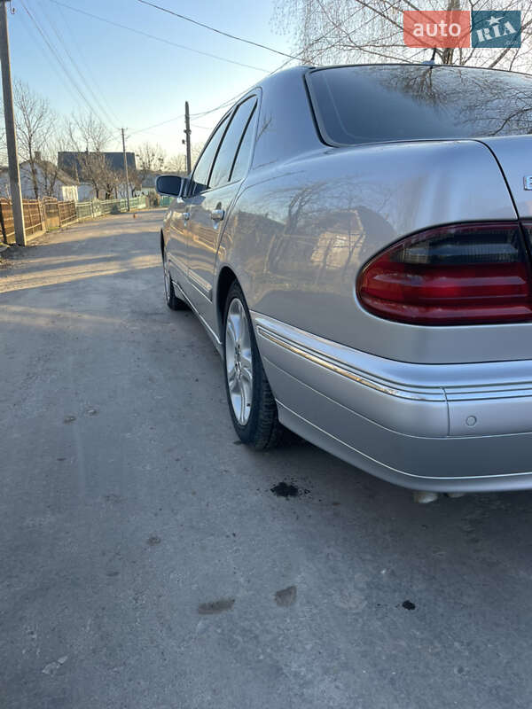 Седан Mercedes-Benz E-Class 2001 в Сокалі