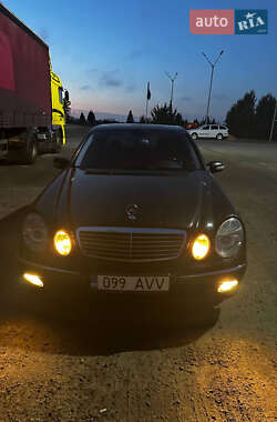 Седан Mercedes-Benz E-Class 2003 в Костополе